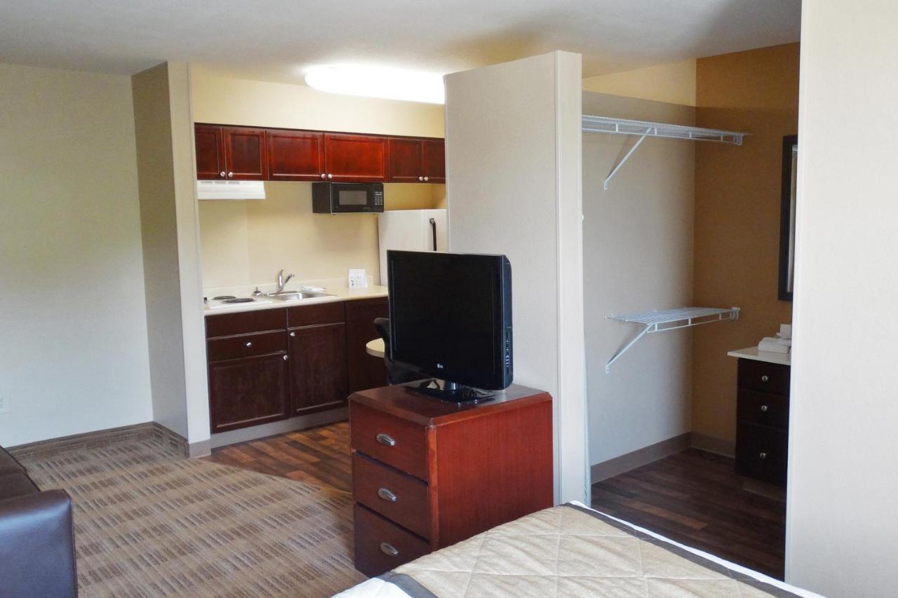 Extended Stay America Suites - Detroit - Auburn Hills - Featherstone Rd Exterior photo